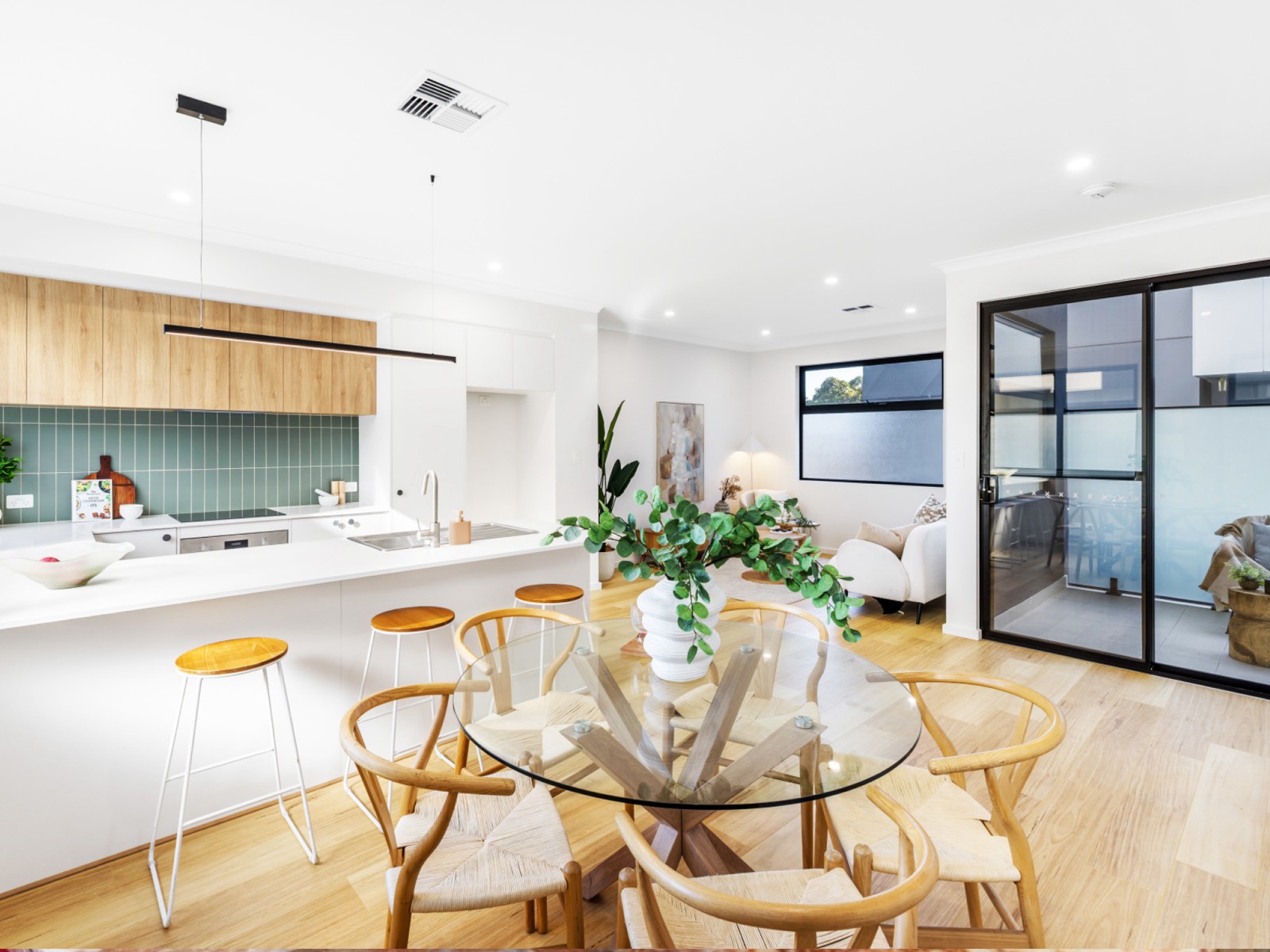 98 Churchill Road, Prospect &mdash; image 4 of 9